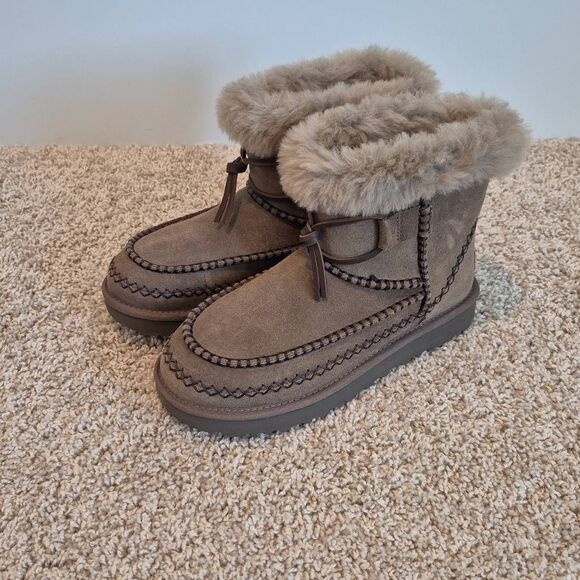 UGG Classic Mini Alpine Boots Suede Women's  Size 7 - Picture 1 of 7